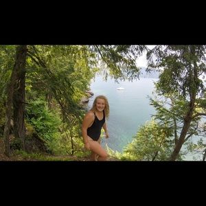 Meet your Posher, Ella